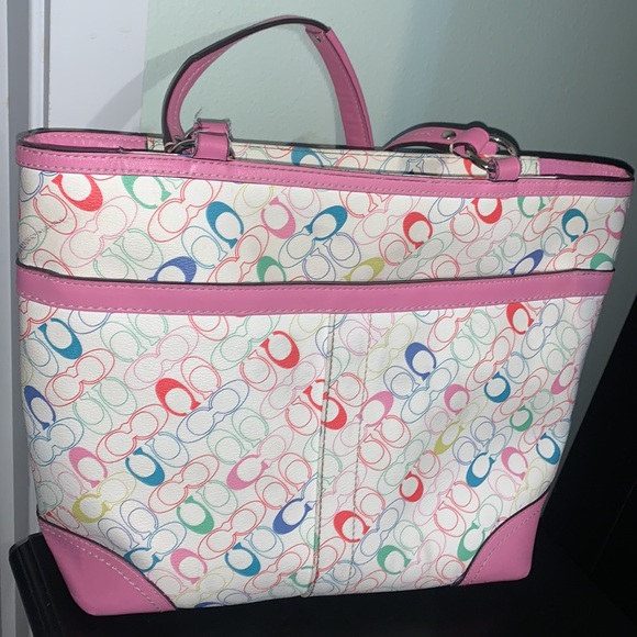 Pink and Cream Vintage Coach Bag - Picture 10 of 15